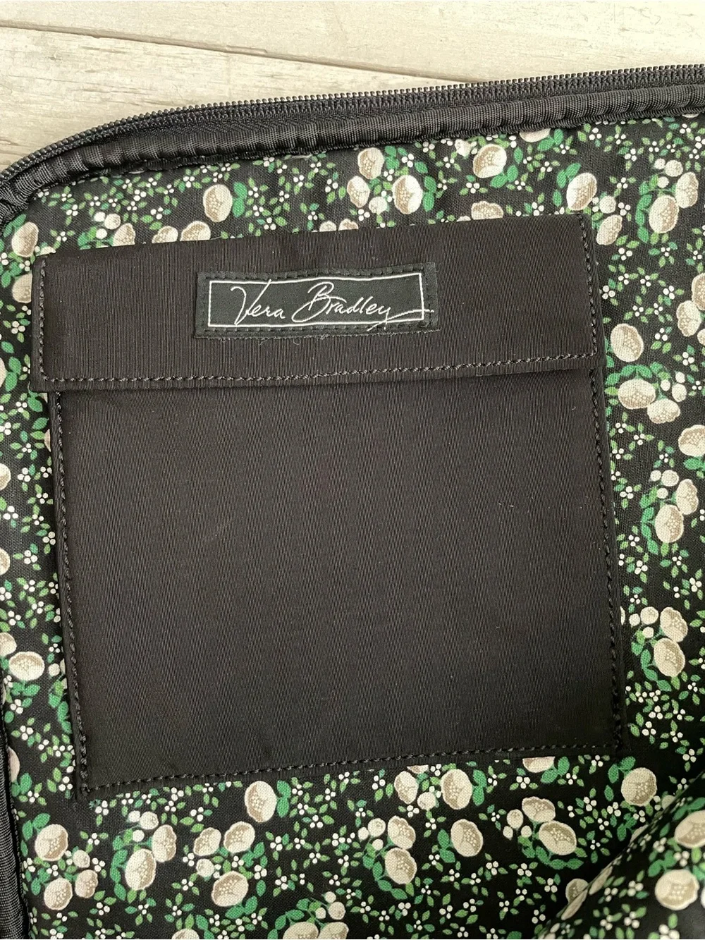 Vera Bradley Black Quilted Laptop Sleeve Floral Lining Inner Pocket Zip Close